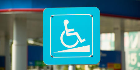 Elegir una rampa de accesibilidad para tu silla de ruedas o scooter.