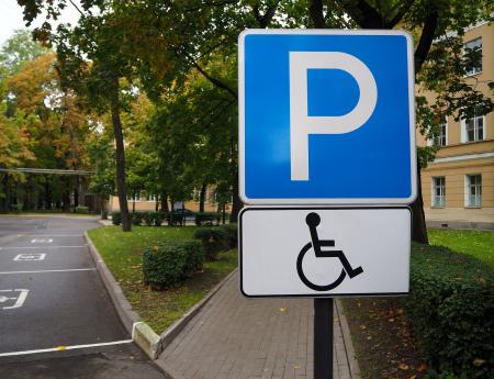 ¿Como solicitar la tarjeta de aparcamiento para personas con movilidad reducida?