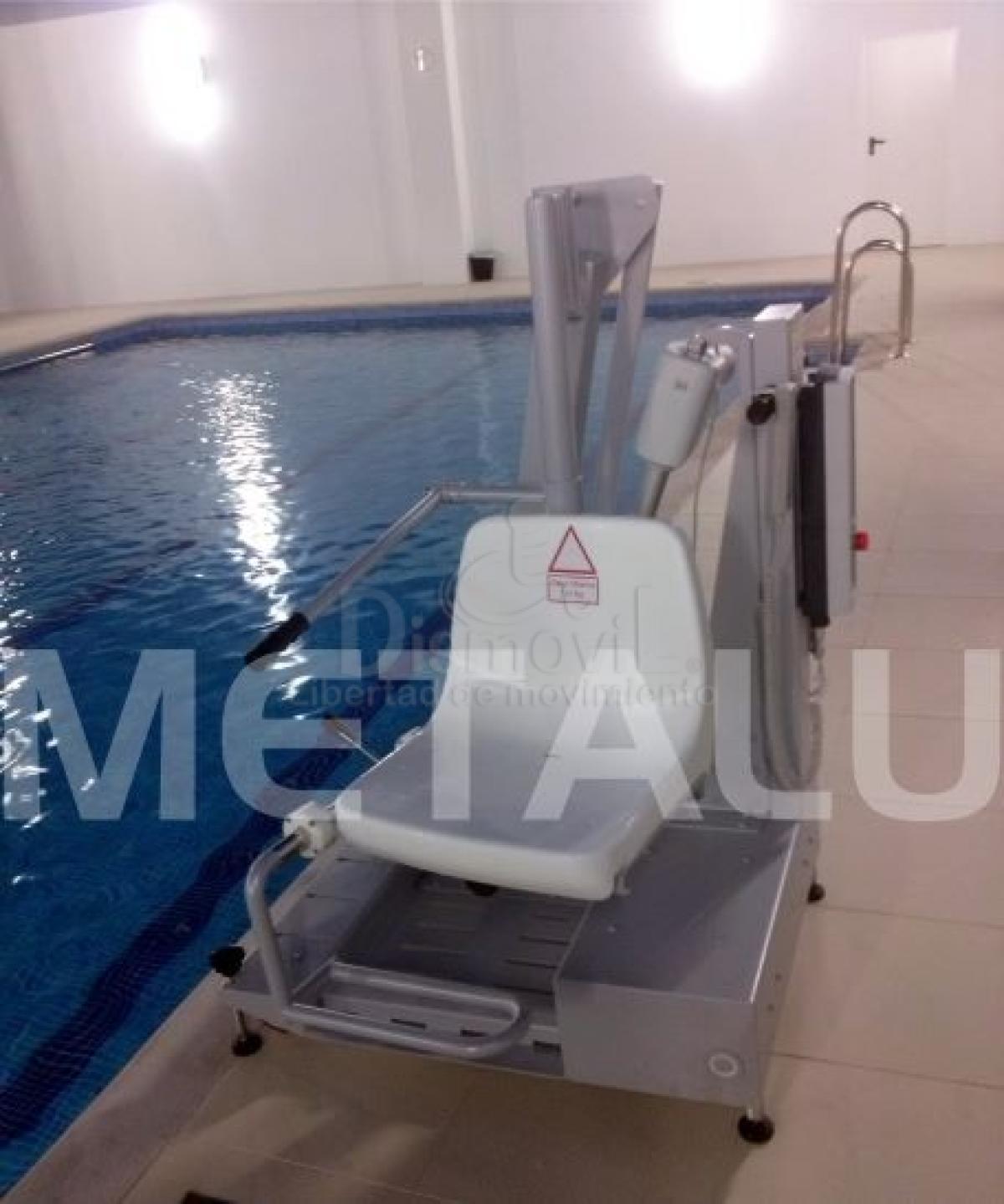 Elevador Hidráulico Portátil Para Piscinas Metalu PK para Discapacidad