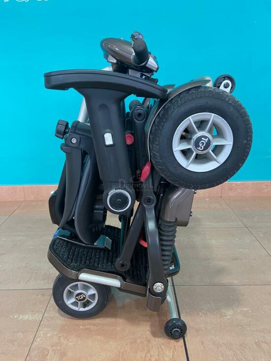 Scooter Plegable Minimo Plus plegado transportable.jpg