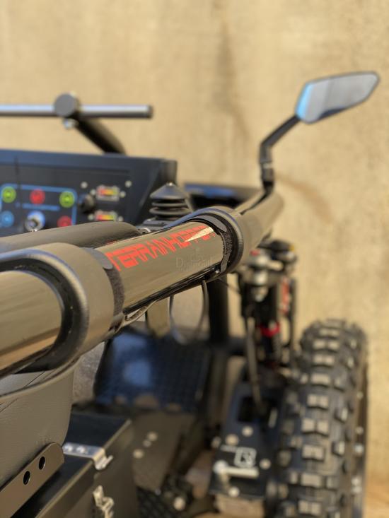 Silla de ruedas electrica todoterreno Overlander 4ZS joystick.JPEG