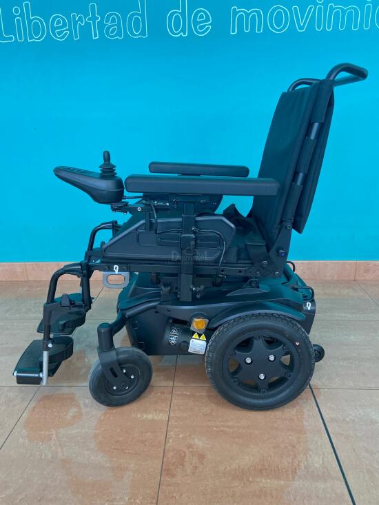 Silla ruedas electrica Q100 segunda mano vista lateral izquierda.jpg
