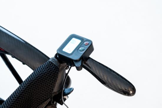 Silla Electrica Plegable Max Carbon mando acompañante.jpg