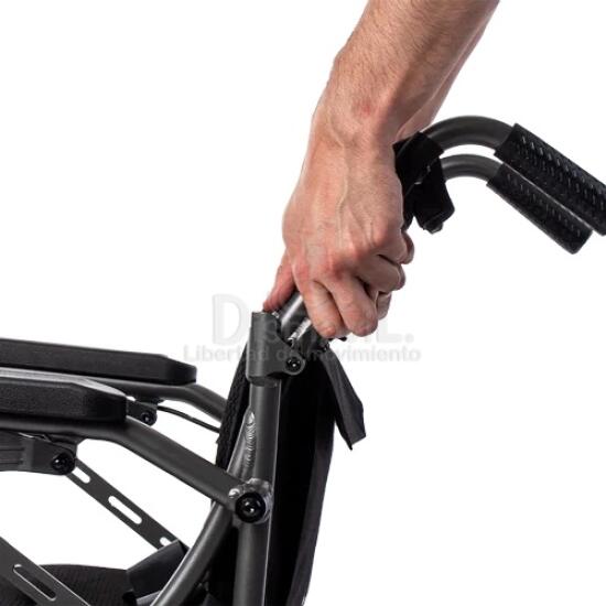 Silla ruedas electrica Martinika Magnesio respaldo partido.jpg