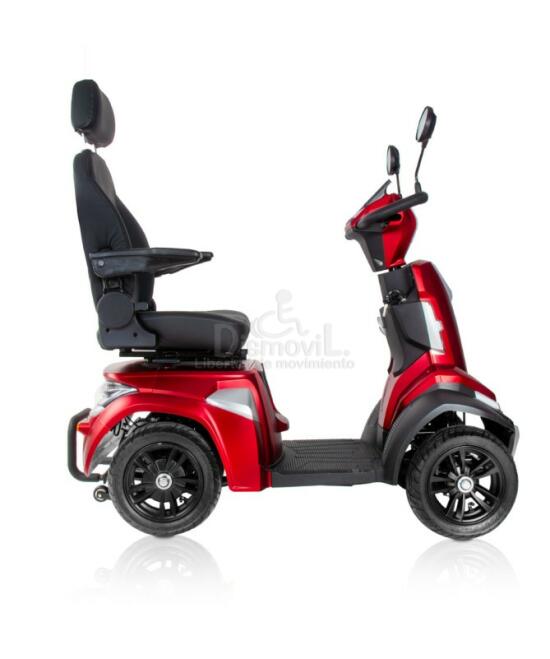 Scooter Madagaskar vista lateral.jpg