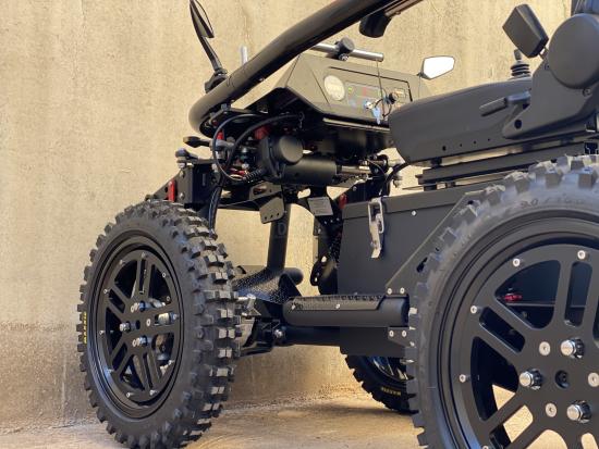 Silla de ruedas electrica todoterreno Overlander 4zs ruedas de tacos.JPEG