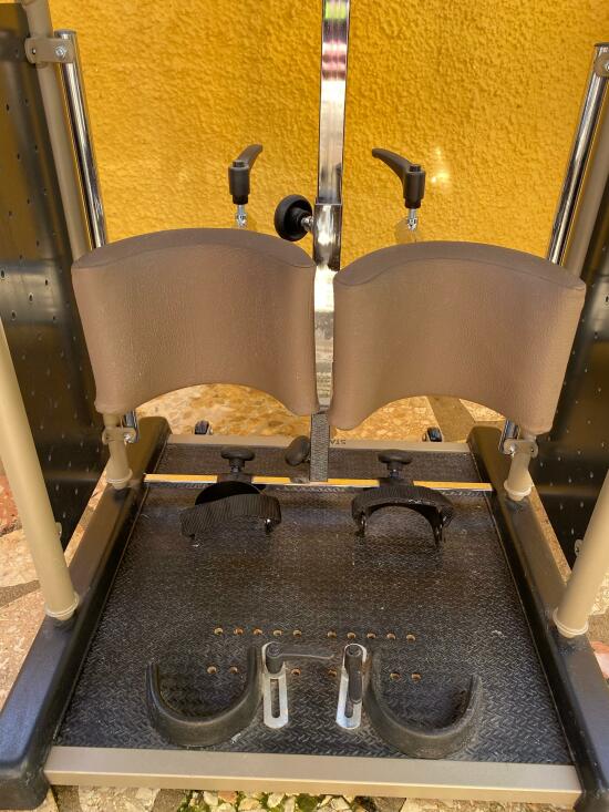 Bipedestador vista soporte rodillas.jpg